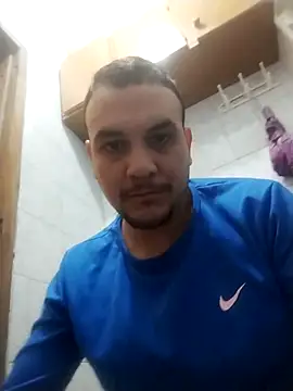 Snapshot of calfran chatting on 06-02-26, 12:32 calfran online show from 06-02-26, 12:32