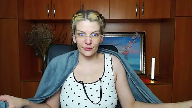 VanessaRey  online show from 05-03-26, 03:00