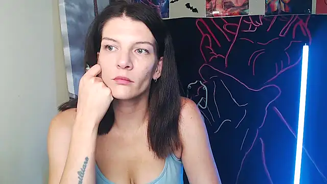 Snapshot of VanessaRey_ chatting on 10-22-25, 07:19 VanessaRey online show from 10-22-25, 07:19