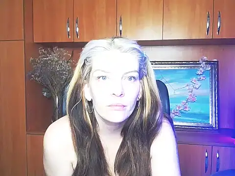 VanessaRey  online show from 05-25-26, 02:33