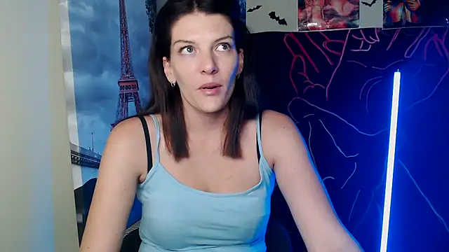 Snapshot of VanessaRey_ chatting on 10-14-25, 04:40 VanessaRey online show from 10-14-25, 04:40