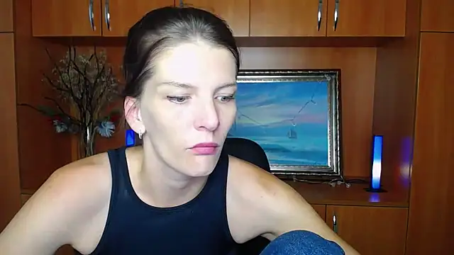 Snapshot of VanessaRey_ chatting on 09-23-25, 06:20 VanessaRey online show from 09-23-25, 06:20
