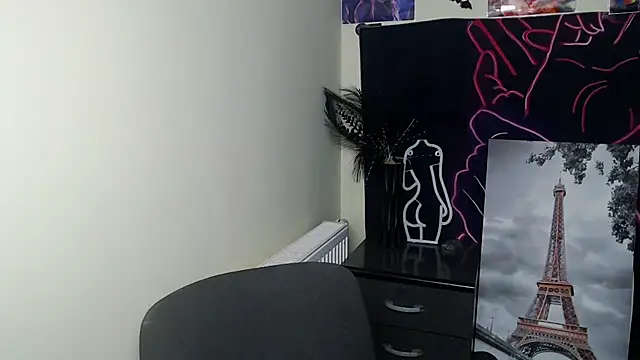 Snapshot of VanessaRey_ chatting on 09-27-25, 06:19 VanessaRey online show from 09-27-25, 06:19