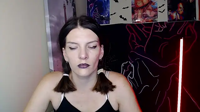 VanessaRey  online show from 10-28-25, 08:02