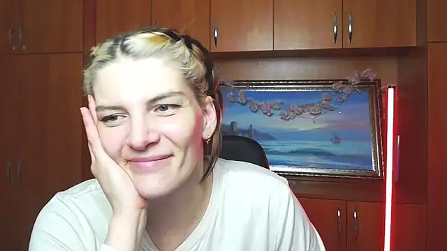 VanessaRey  online show from 03-08-26, 02:04