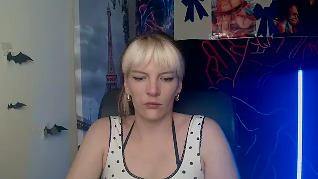 VanessaRey  online show from 05-10-26, 04:20