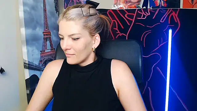 VanessaRey  online show from 05-26-26, 04:38
