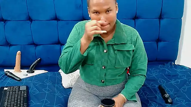 Snapshot of AriesCake chatting on 02-13-26, 08:47 AriesCake online show from 02-13-26, 08:47