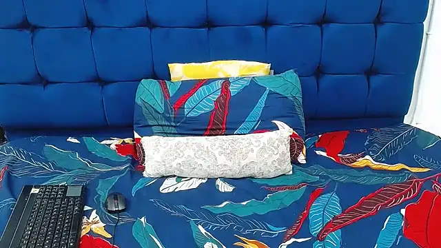 Snapshot of AriesCake chatting on 02-20-26, 07:10 AriesCake online show from 02-20-26, 07:10