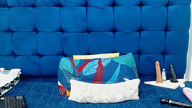 Snapshot of AriesCake chatting on 02-11-26, 07:58 AriesCake online show from 02-11-26, 07:58