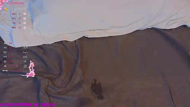 Hollara Bangg online show from 06-25-26, 05:12