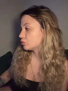 mollygirll online show from 12-19-25, 08:38