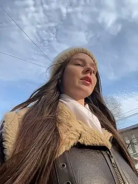 MilaBee online show from 03-19-25, 10:22