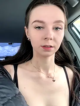 MilaBee online show from 11-08-25, 03:32