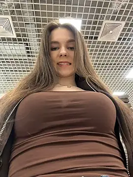 MilaBee online show from 03-25-26, 07:19