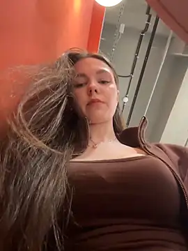 MilaBee online show from 03-01-26, 10:37