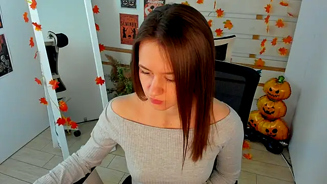 Catherine e online show from 10-19-25, 06:21