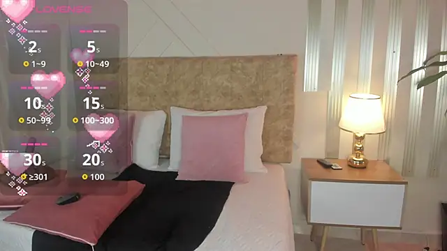 angelinarouse  online show from 09-26-25, 04:19