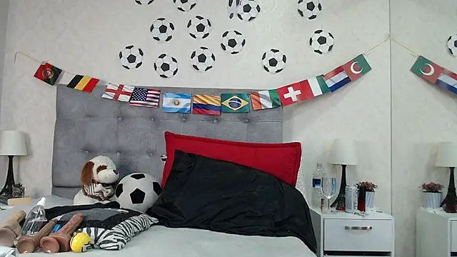 ScarlettGreen  online show from 06-26-26, 11:16