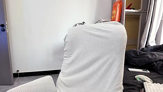 Snapshot of Rainbow-sweet chatting on 04-13-26, 07:23 Rainbow-sweet online show from 04-13-26, 07:23