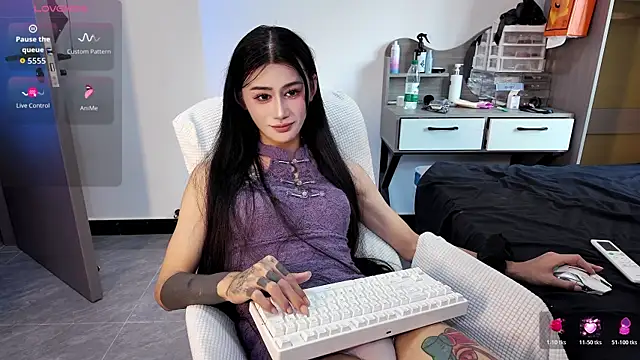 Snapshot of Rainbow-sweet chatting on 04-15-26, 06:30 Rainbow-sweet online show from 04-15-26, 06:30