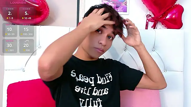 Snapshot of Ethan_Westt chatting on 03-02-26, 09:11 Ethan Westt online show from 03-02-26, 09:11