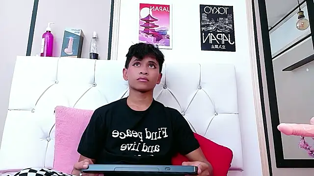 Snapshot of Ethan_Westt chatting on 02-04-26, 08:26 Ethan Westt online show from 02-04-26, 08:26