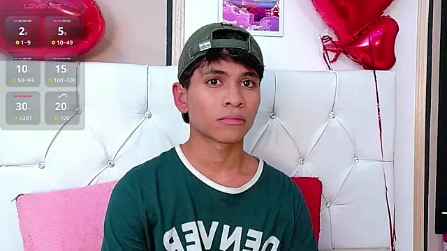 Snapshot of Ethan_Westt chatting on 02-18-26, 08:38 Ethan Westt online show from 02-18-26, 08:38