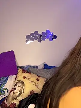 Deepika padukoneNisha online show from 12-15-25, 03:40