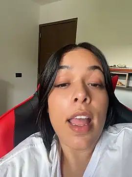 Snapshot of Deepika_padukoneNisha chatting on 06-16-26, 05:24 Deepika padukoneNisha online show from 06-16-26, 05:24