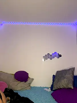 Deepika padukoneNisha online show from 12-18-25, 04:00