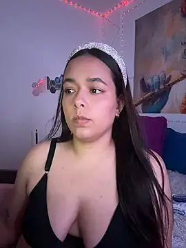 Deepika padukoneNisha online show from 11-15-25, 06:23