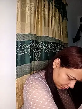 Snapshot of Deepika_padukoneNisha chatting on 09-09-25, 11:52 Deepika padukoneNisha online show from 09-09-25, 11:52