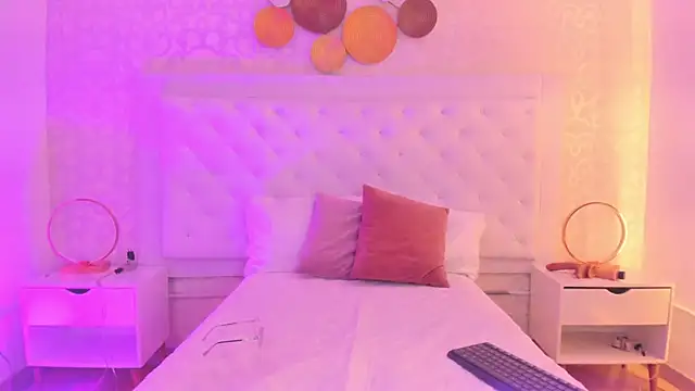 debora scoot online show from 10-29-25, 10:25