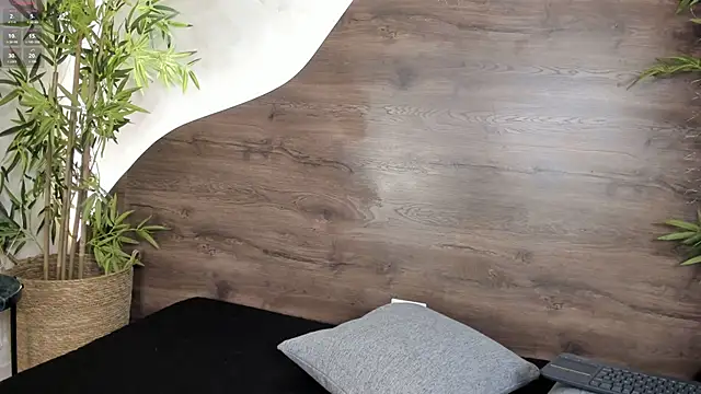 mia lacy  online show from 11-16-25, 07:40