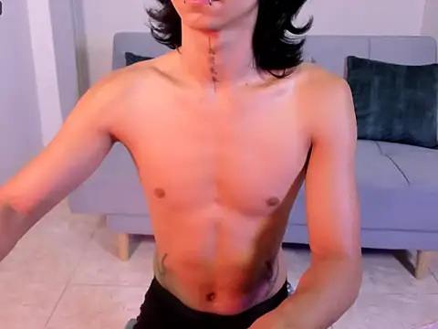 leoaddams22 online show from 09-18-25, 06:22