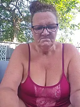 Snapshot of MissQueenBeex chatting on 07-10-26, 07:19 MissQueenBeex online show from 07-10-26, 07:19