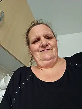 MissQueenBeex online show from 05-09-26, 01:36