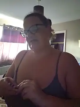 MissQueenBeex online show from 05-25-26, 07:23