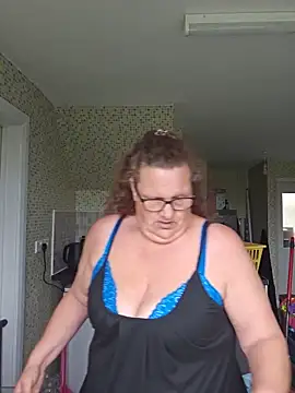 MissQueenBeex online show from 05-21-26, 09:50