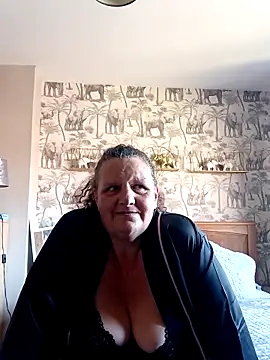 MissQueenBeex online show from 03-20-25, 12:00
