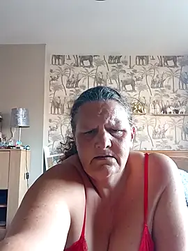 MissQueenBeex online show from 03-19-25, 02:35