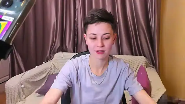 Snapshot of CHARM_ chatting on 03-21-25, 05:12 CHARM online show from 03-21-25, 05:12