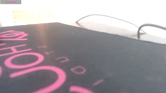 Snapshot of nei_girl chatting on 03-12-26, 11:58 nei girl online show from 03-12-26, 11:58