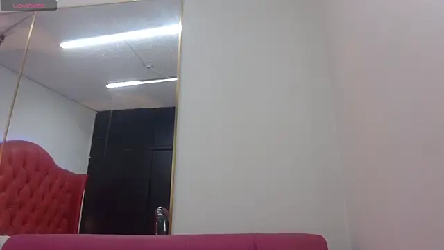 Snapshot of nei_girl chatting on 04-08-26, 11:55 nei girl online show from 04-08-26, 11:55