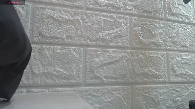 nei girl online show from 12-17-25, 11:26