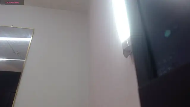 Snapshot of nei_girl chatting on 04-10-26, 11:50 nei girl online show from 04-10-26, 11:50