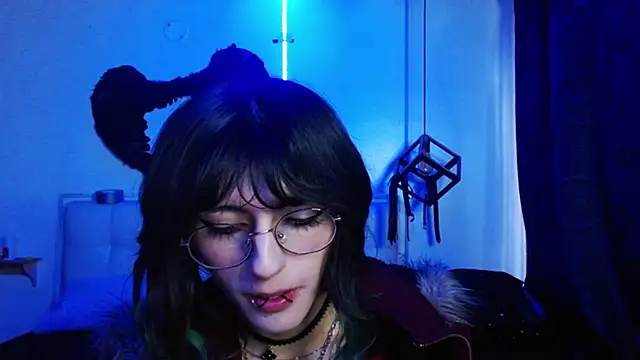 goth minerva online show from 09-18-25, 01:47