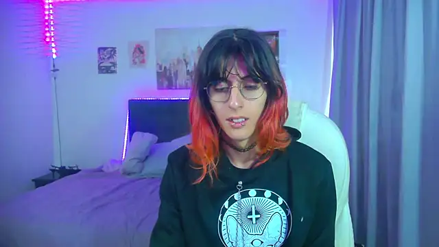 goth minerva online show from 05-06-26, 01:37
