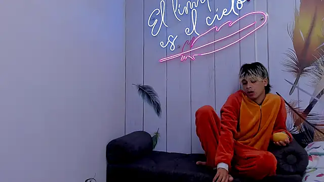 Meneaterss online show from 10-04-25, 10:50